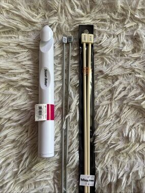 Bundle of Crochet Hook/Knitting Needle Set - White & Gray